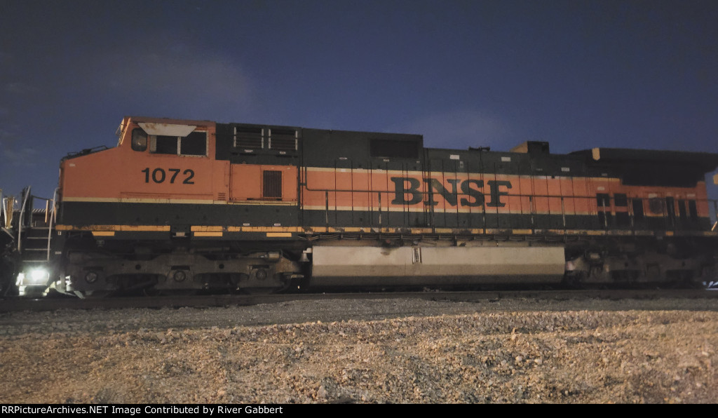 BNSF 1072